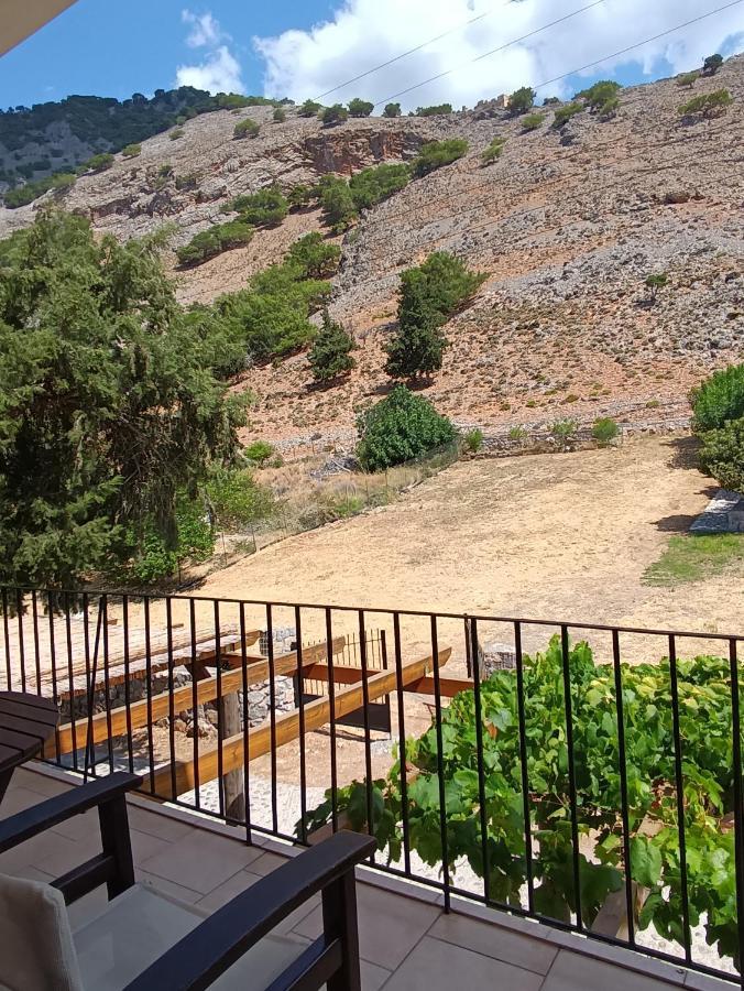 Pachnes Bed And Breakfast Ajia Rumeli Zewnętrze zdjęcie